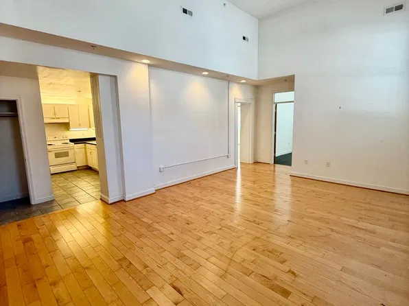 325 W Broad St, 325 W Broad St APT 101, Richmond, VA 23220