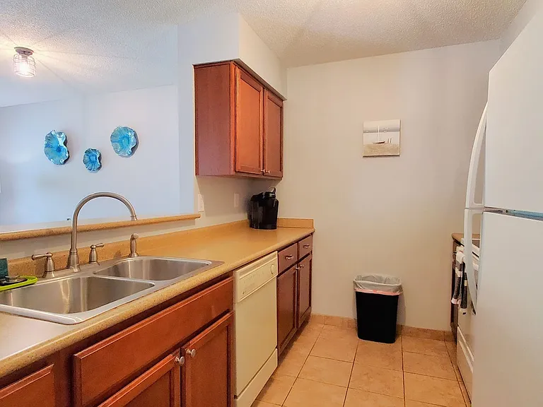 5741 Hilltop Way — Photo 7