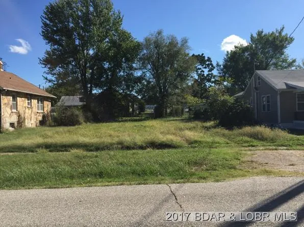 84 Camden Ave, Camdenton, MO 65020