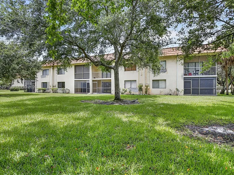 359 Lakeview Dr #102 — Photo 31