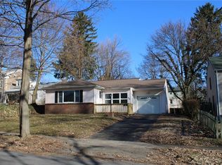 24 Meadowcroft Rd, Rochester, NY 14609