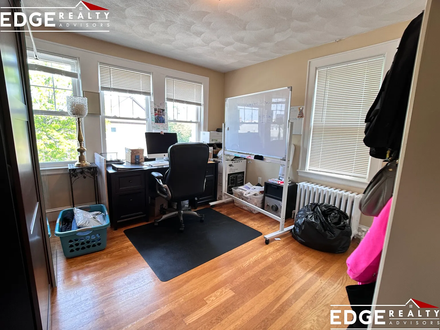4 bed, 2500 sqft, $4,600 — Photo 4