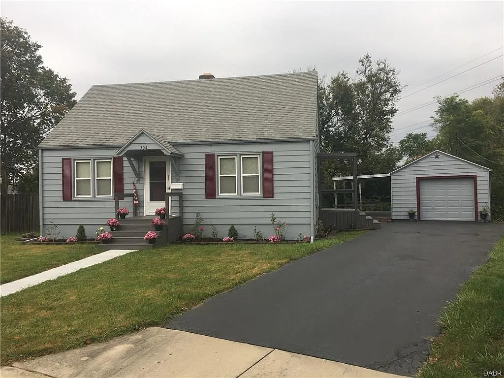 304 Tate Ave photo 1