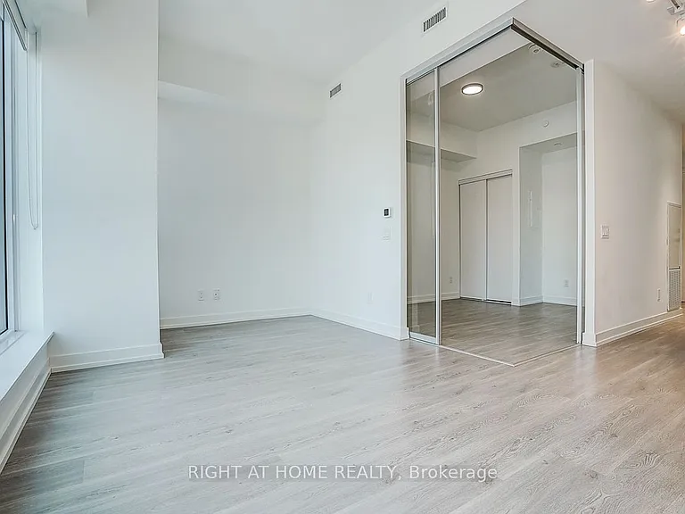 8 Wellesley St W #2606 — Photo 36