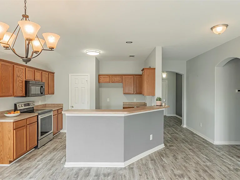 704 Cedar Cove Dr — Photo 5