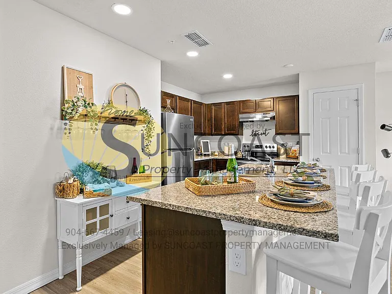 Ricker Villas — Photo 8