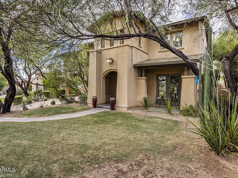 9572 E Mountain Spring Rd — Photo 2