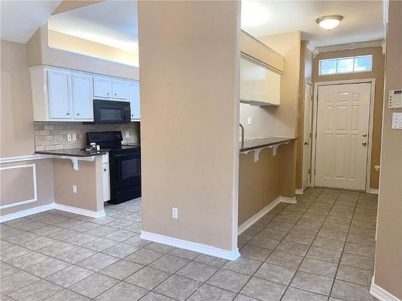 2nd image of 5026 Yorktown Blvd Unit 23