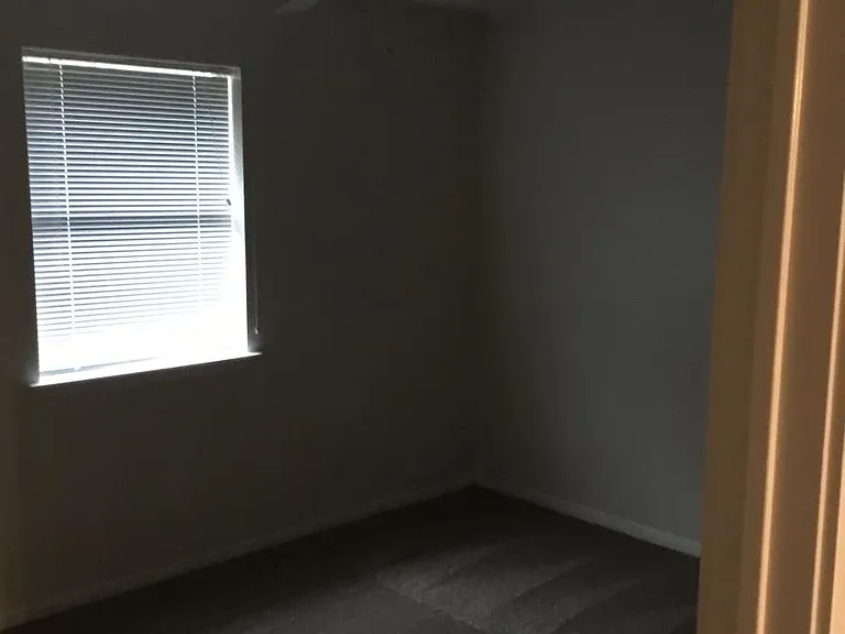 418 Westminster Dr — Photo 12