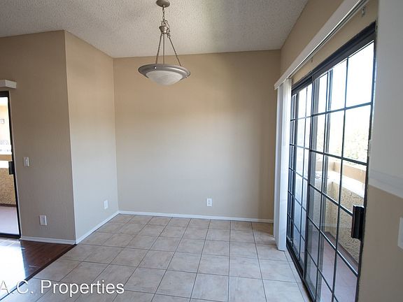 5th image of 12142 Oxnard St APT 201