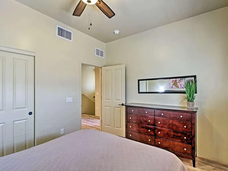 4128 N Thurston Ln #101 — Photo 16