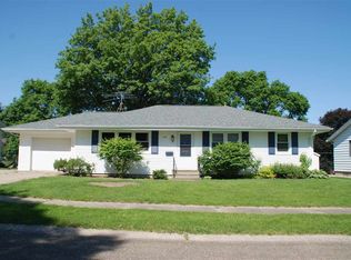 113 Ridge St, Reinbeck, IA 50669