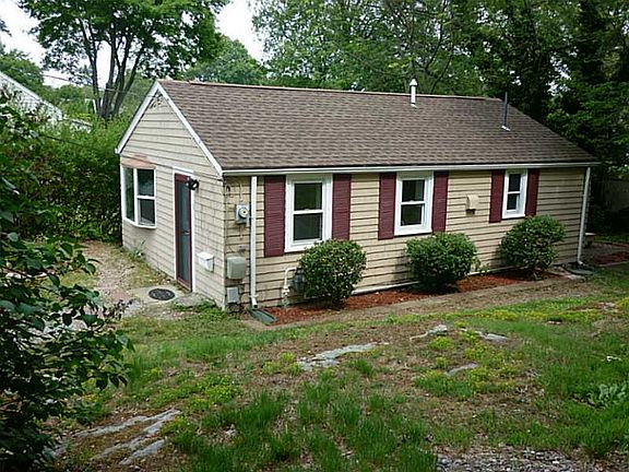 3rd image of 10 Diana Ave
