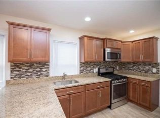 652 Dyer Ave FLOOR 1, Cranston, RI 02920