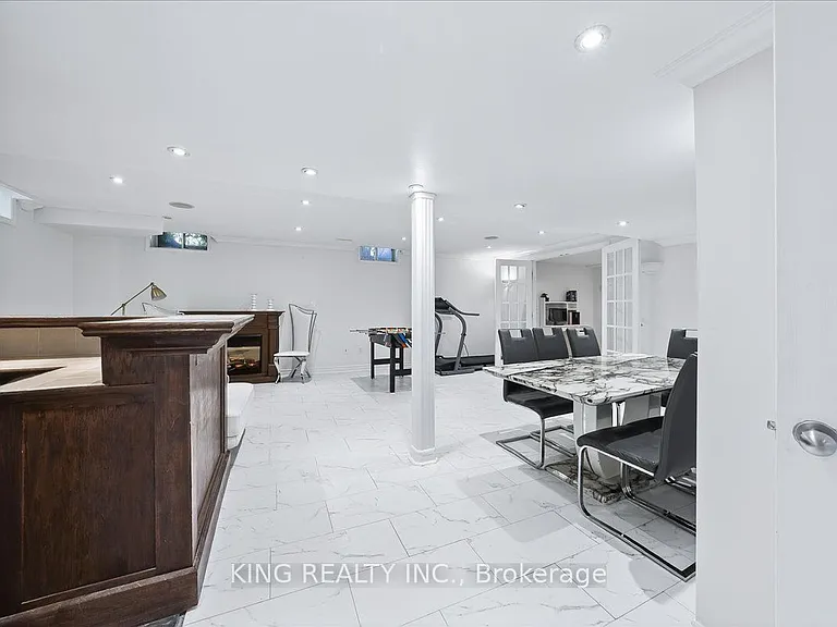 76 Blackburn Dr — Photo 39