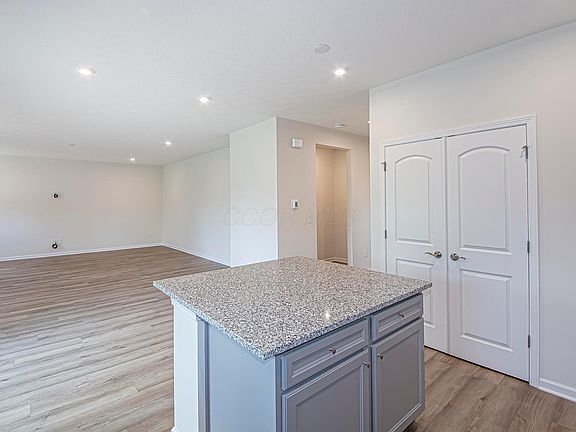 4th image of 1518 Crest Dr Lot 2527