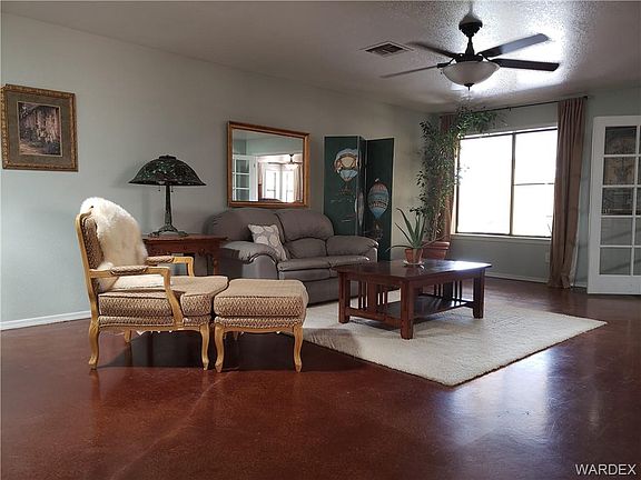 4th image of 290 Greenway Dr