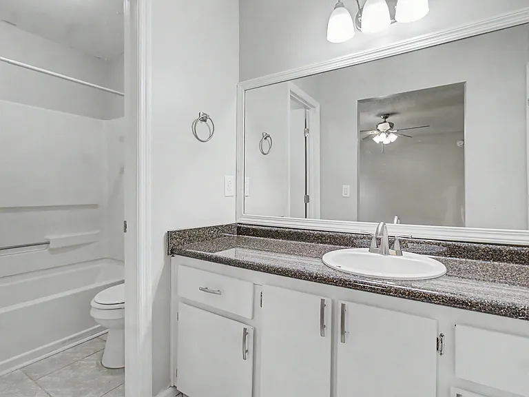 703 Woods Ct — Photo 27