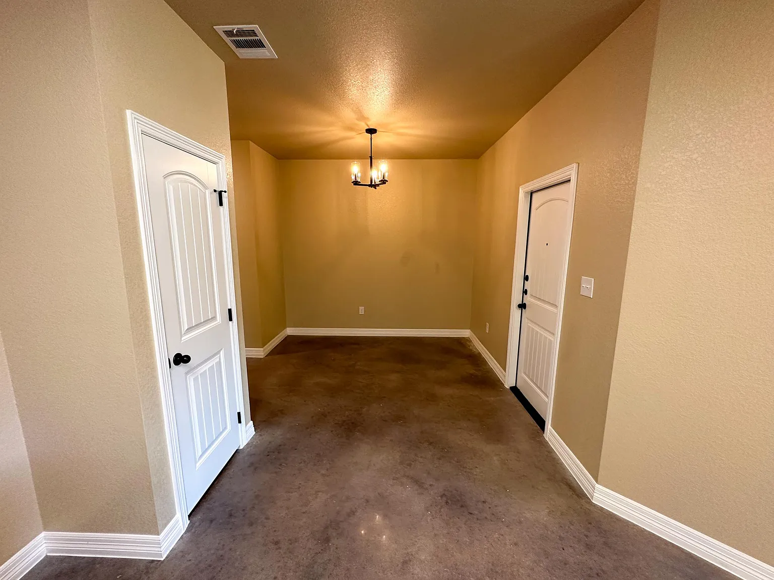 3 bed, 1332 sqft, $1,350 — Photo 4