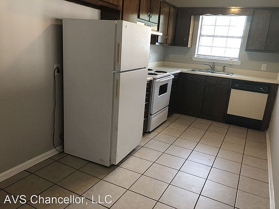5th image of 2618 Carr St #2
