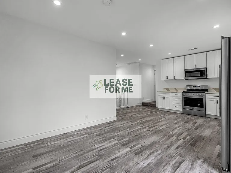 9848 Portola Dr — Photo 39
