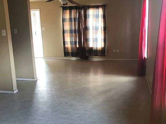 4th image of 521 E Powers St