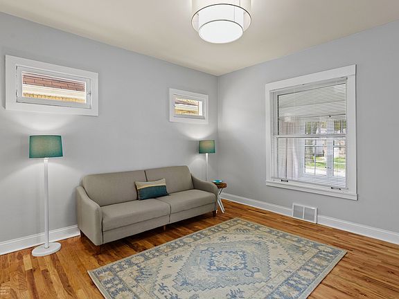 4th image of 11339 S Hermosa Ave