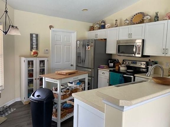 2nd image of 454 High Hawk Cir