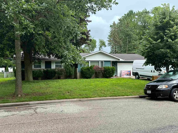 2185 Dorothy Ln, Green Bay, WI 54304