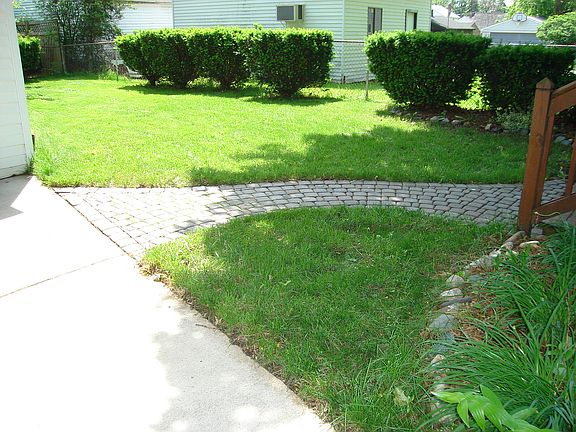 2nd image of 3226 Oakshire Ave