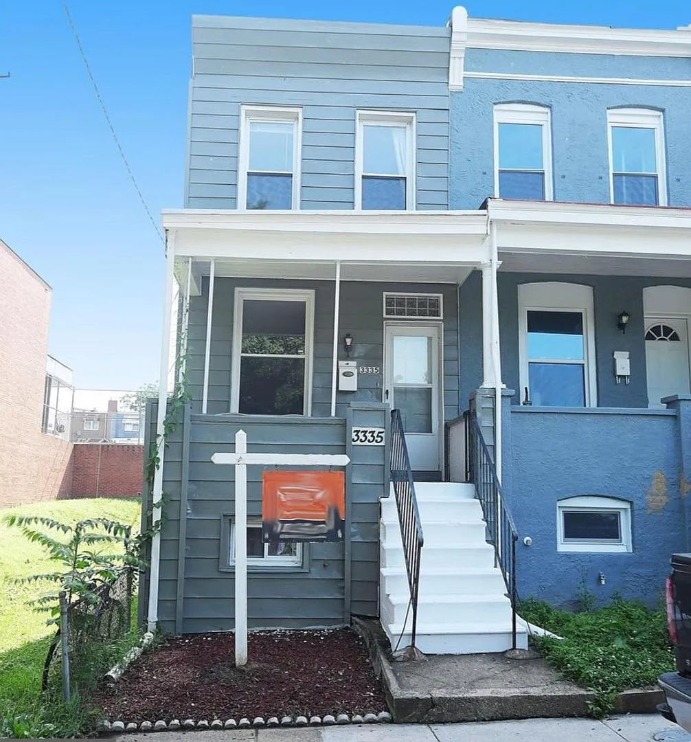 Lovely Hampden EOG 2bd/2ba Rowhome w CAC & W/D! Available now — Photo 1