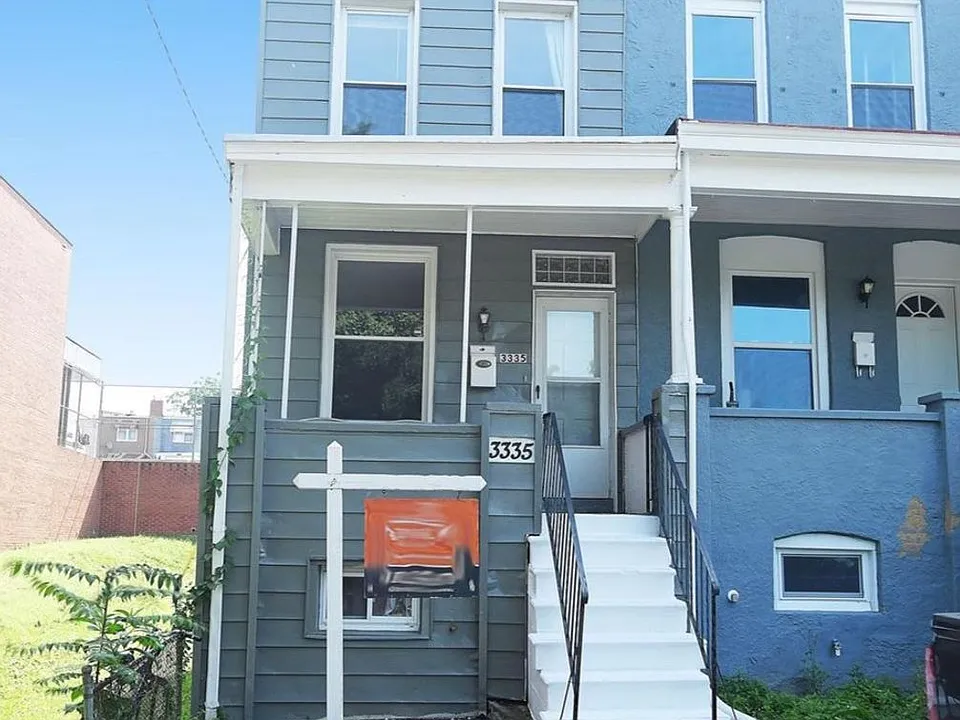 3335 Elm Ave