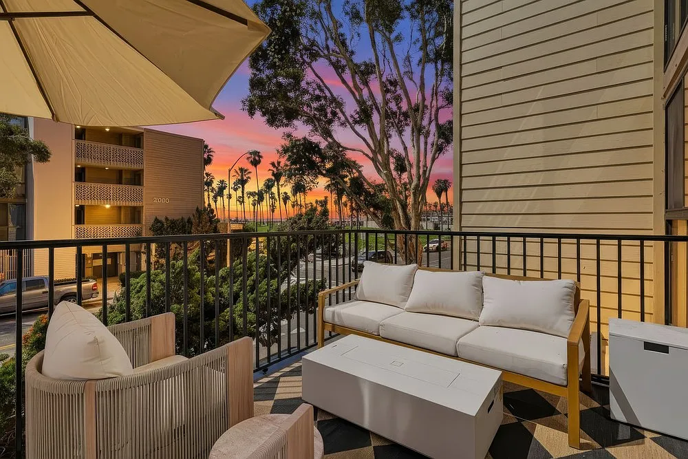 2 bed, 1056 sqft, $6,000 — Photo 4