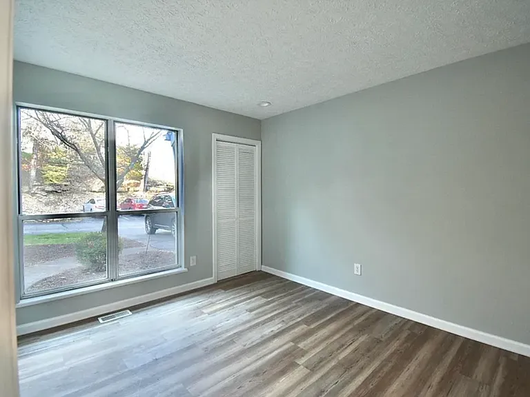 1938 E Bay Pointe Dr — Photo 7