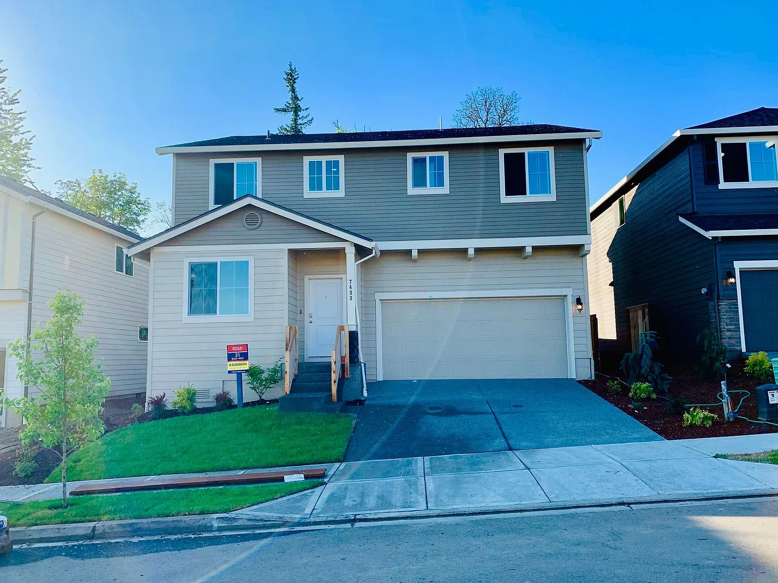 5 bed, 2219 sqft, $3,195 — Photo 2