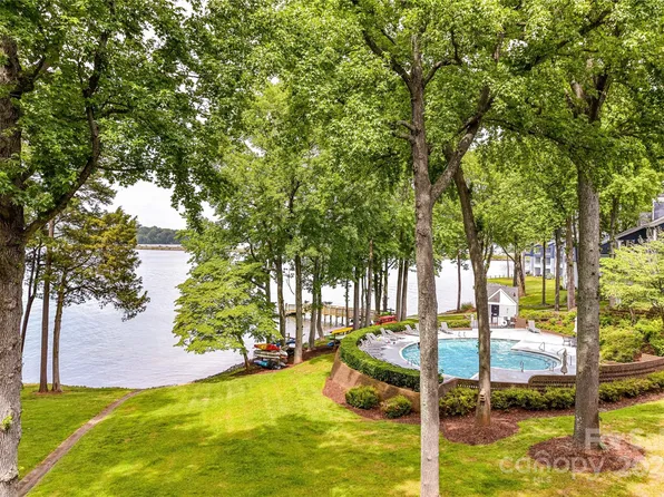 303 Northwest Dr, Davidson, NC 28036