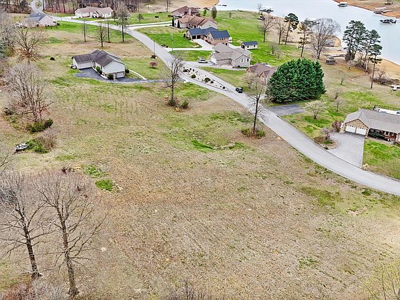 3rd image of 435 Baye Rd