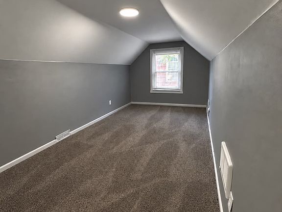 5th image of 19790 Avon Ave