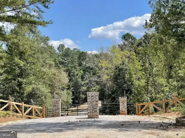 690 Harmony Gates Dr, Commerce, GA 30530