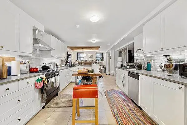 Rented by Corcoran | media 2