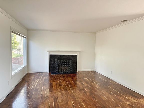 3rd image of 16045 Selborne Dr
