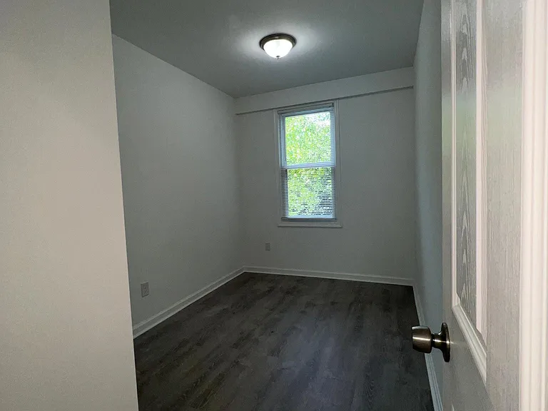 1646 F St NE #1 — Photo 16