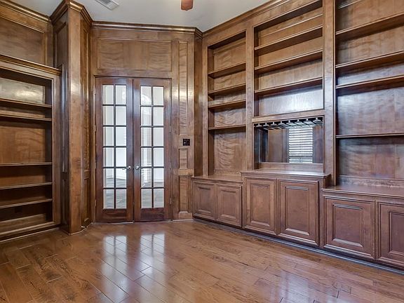 Built ins all around!