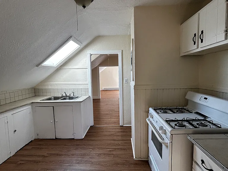 106 Spring St #108 — Photo 3