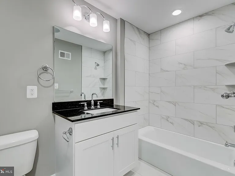715 S Conkling St — Photo 17