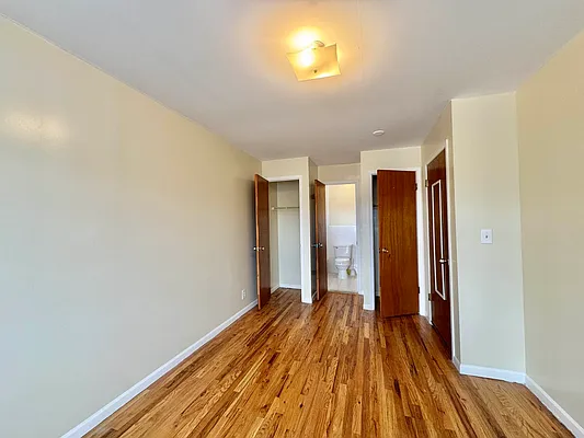 Rented by Astoria Realty | media 3