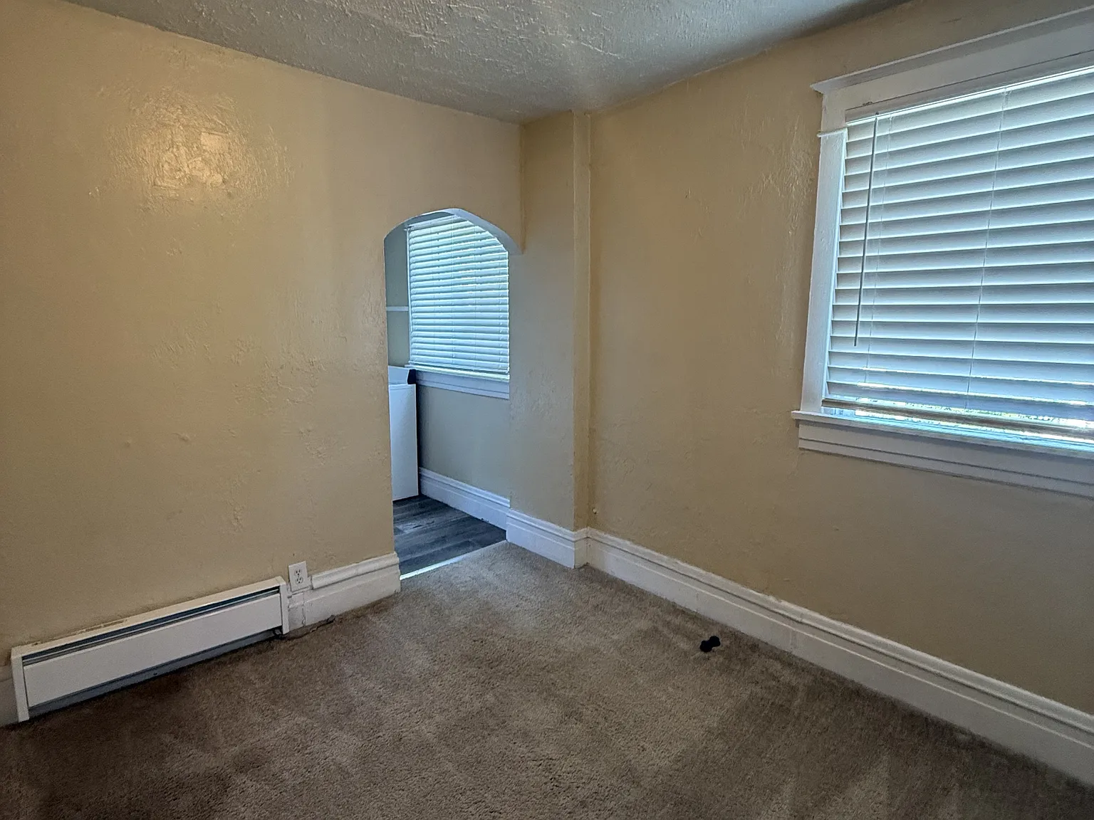 2547 Adams Ave - 4 — Photo 1
