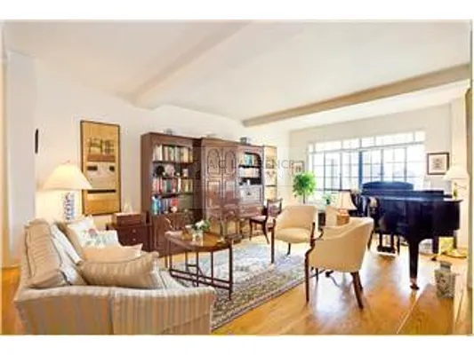 Sold by Aclawrence | media 16