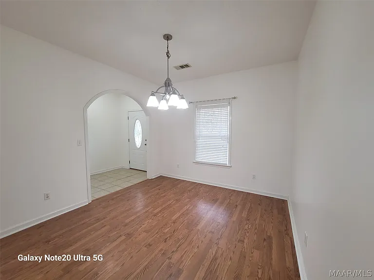 77 Groves Ln — Photo 17