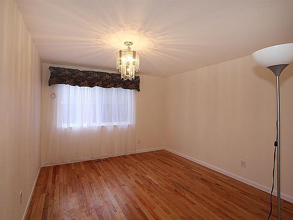 4th image of 2661 168th Ave NE